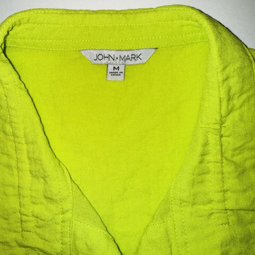 John Mark Women's Medium Chartreuse Lime Green Button Up Short Sleeve Blouse Top - Picture 2 of 7